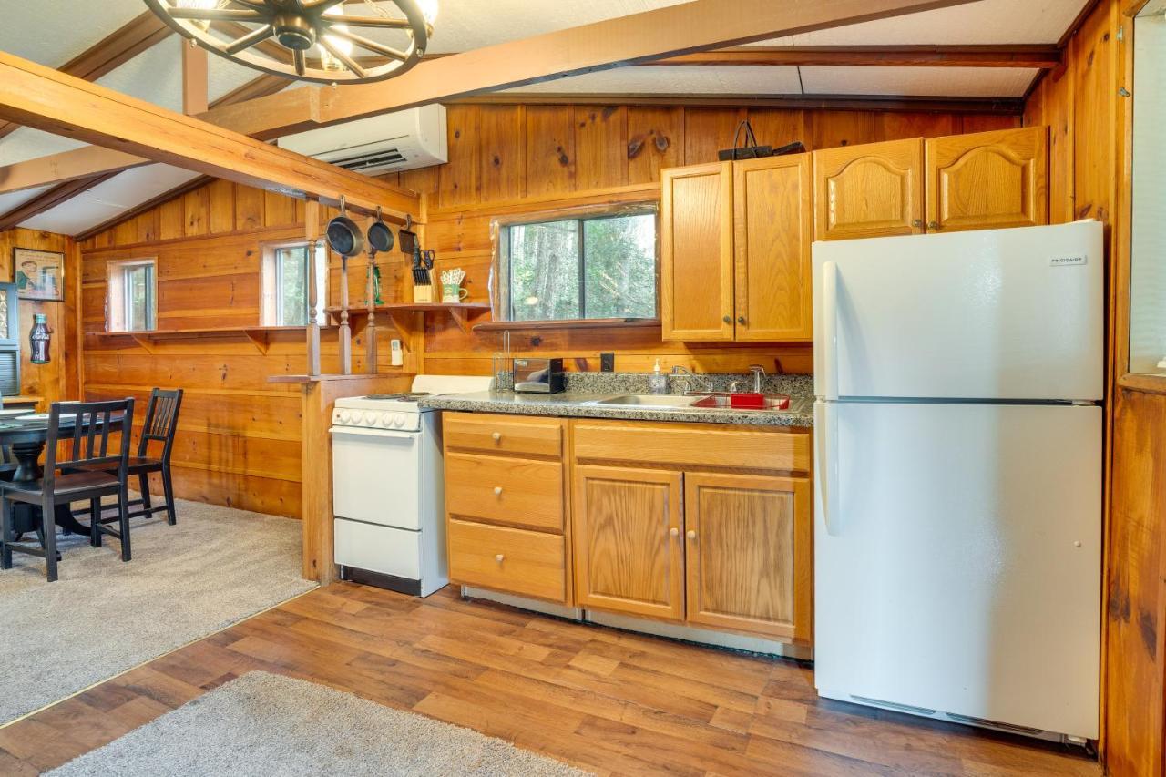 Peaceful Warne Cabin Fenced Yard And Screened Porch Brasstown Exterior foto