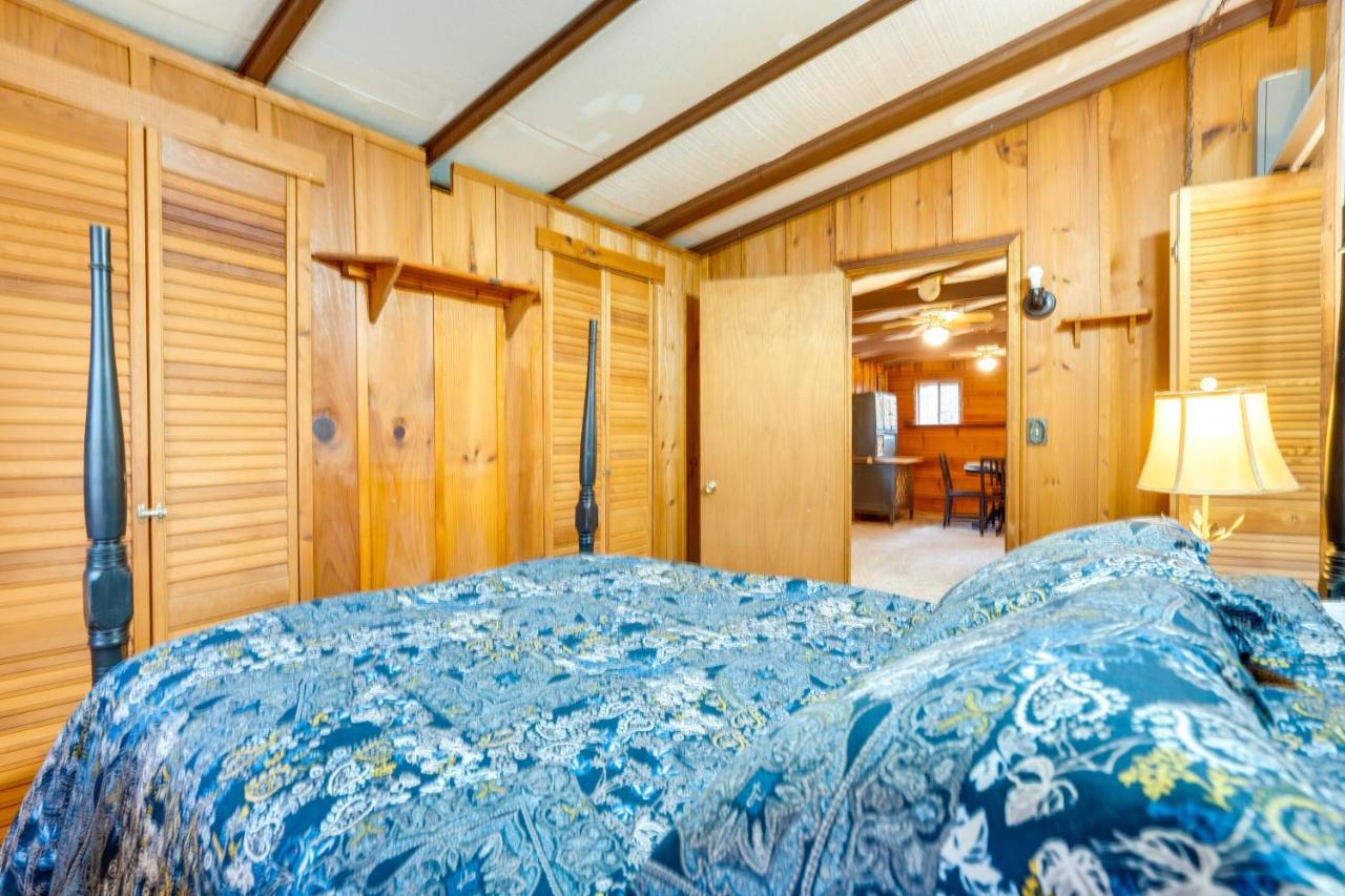 Peaceful Warne Cabin Fenced Yard And Screened Porch Brasstown Exterior foto
